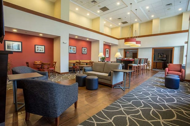 Images Hampton Inn & Suites Tilton