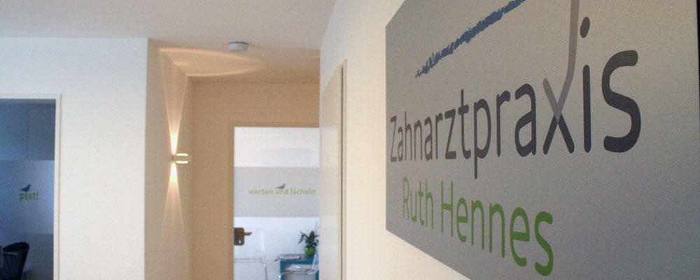 Zahnarztpraxis Ruth Hennes - Zahnärztin in Krefeld, Marktstraße 186 in Krefeld