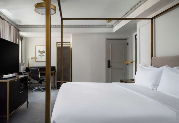 Images Hotel Phillips Kansas City, Curio Collection by Hilton