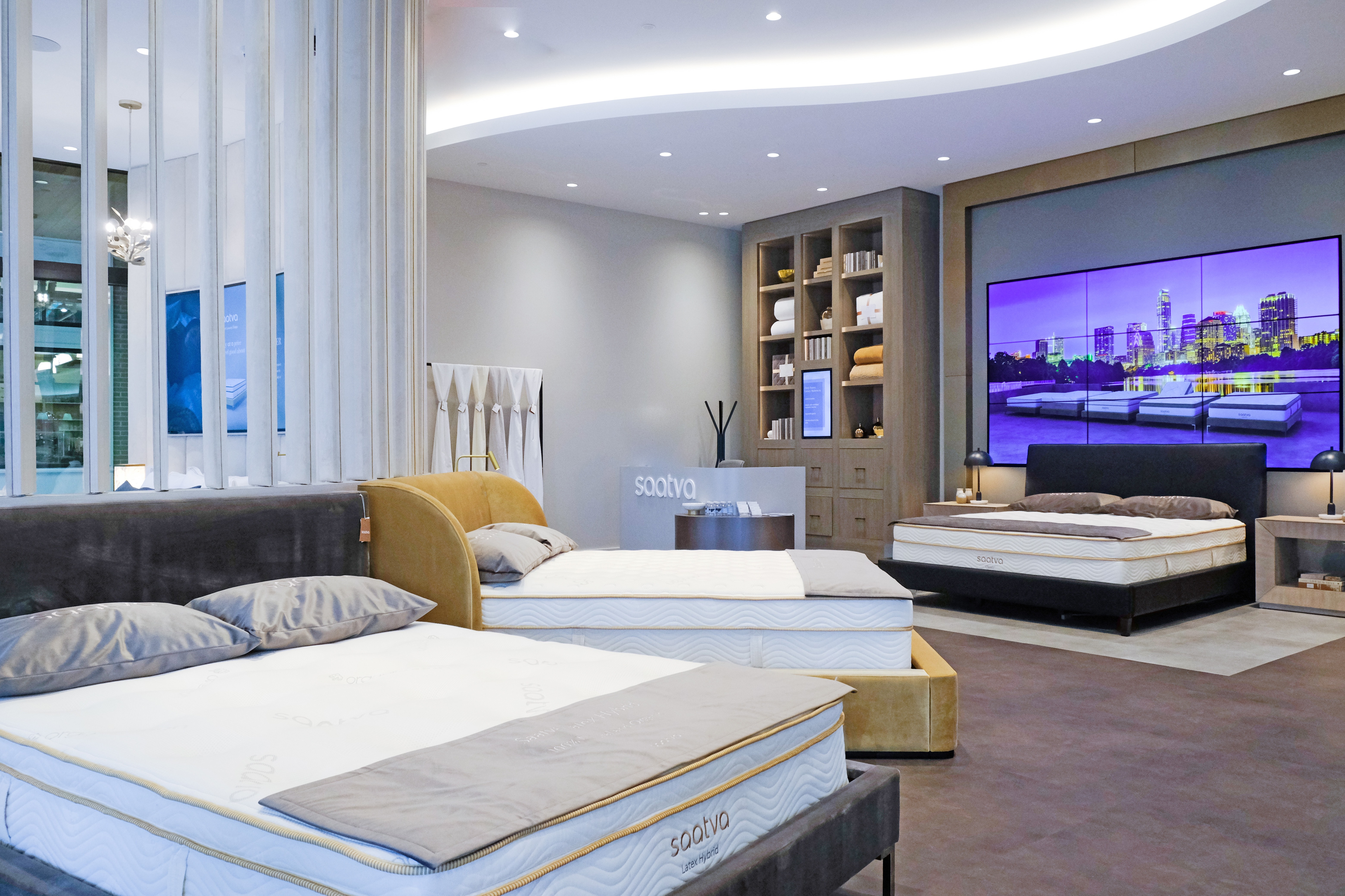 Viewing Room Image 3