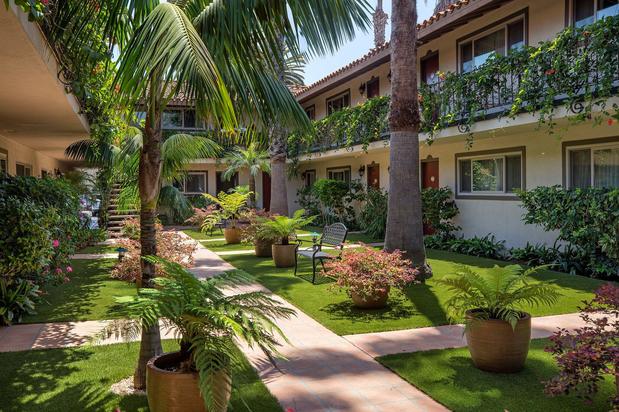 Images Inn by the Harbor