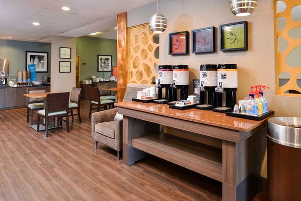 Images Hampton Inn closest to Universal Orlando