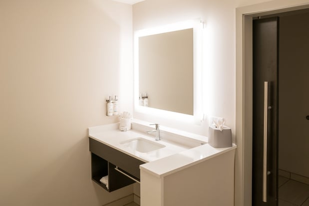Images Holiday Inn Express & Suites Franklin - Berry Farms by IHG