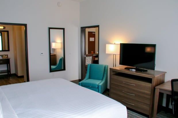 Images Holiday Inn & Suites Denver Tech Center-Centennial by IHG