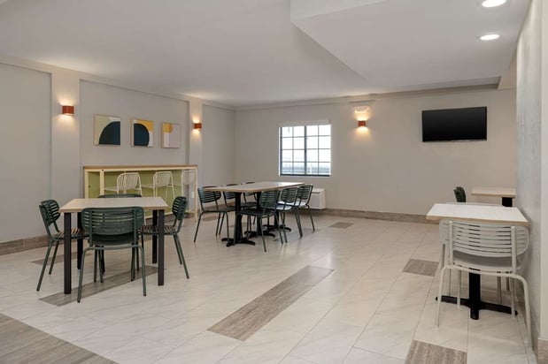 Images Spark by Hilton Rock Springs