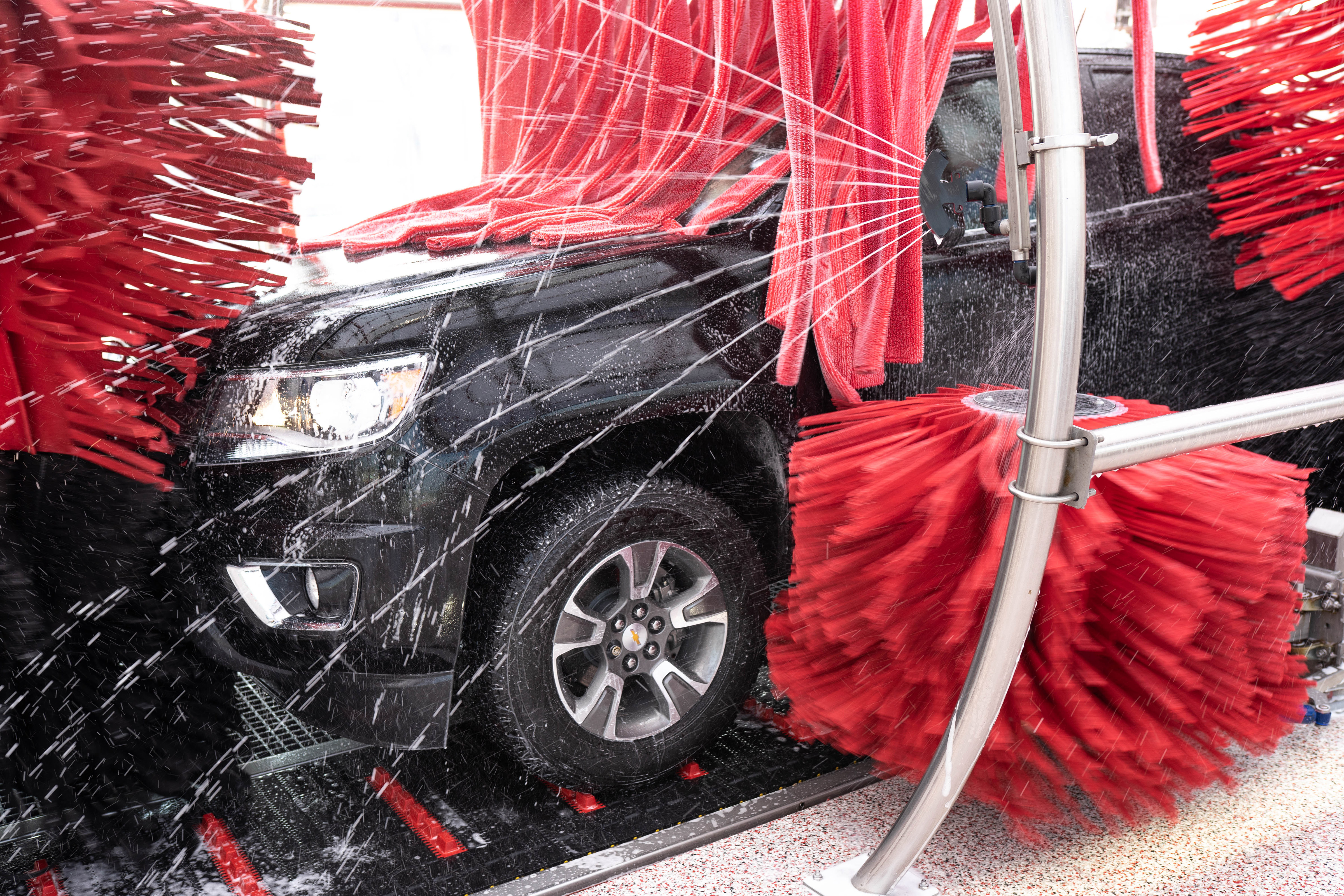 Tommy's Express® Car Wash Photo