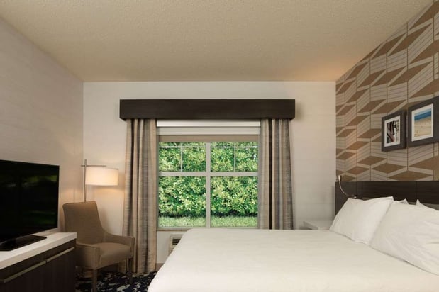 Images Hilton Garden Inn Freeport Downtown