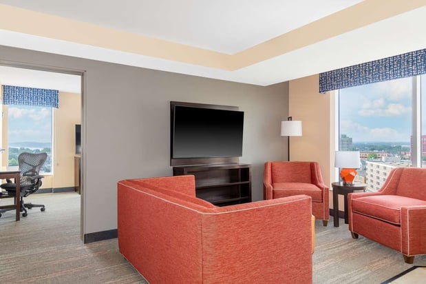 Images Hampton Inn & Suites Madison Downtown