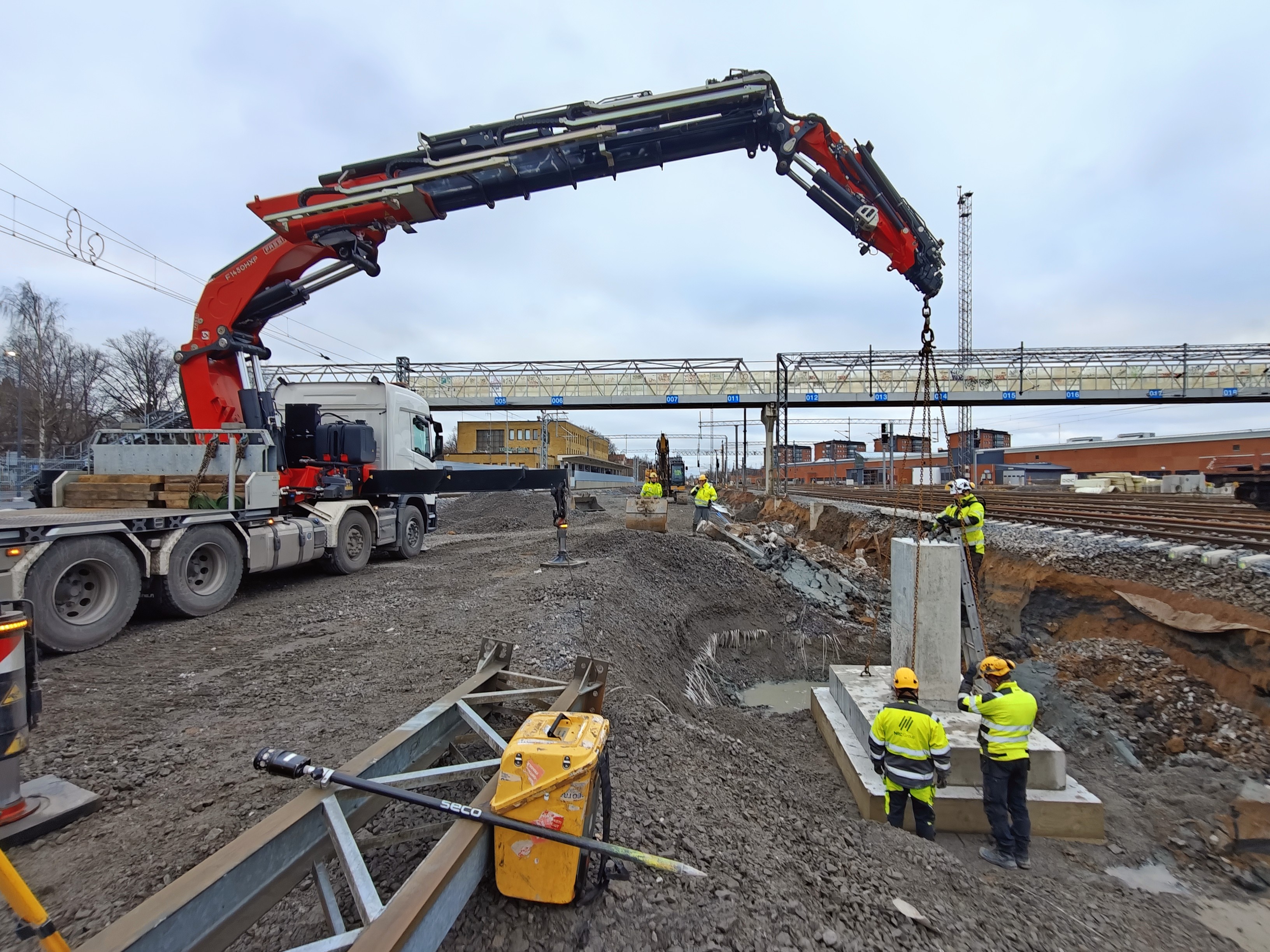 Images Nostot & kuljetukset R. M. Laine Oy