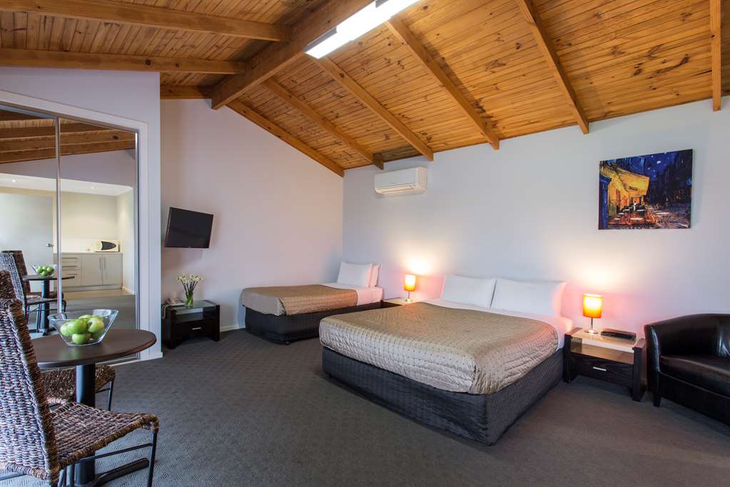 Images Best Western Colonial Village Motel