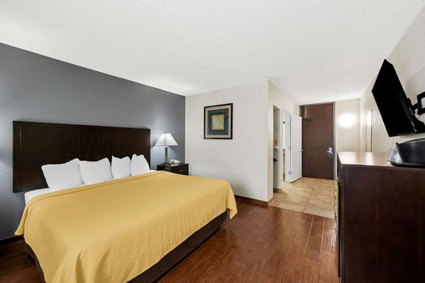 Images SureStay Plus by Best Western Lubbock Medical Center