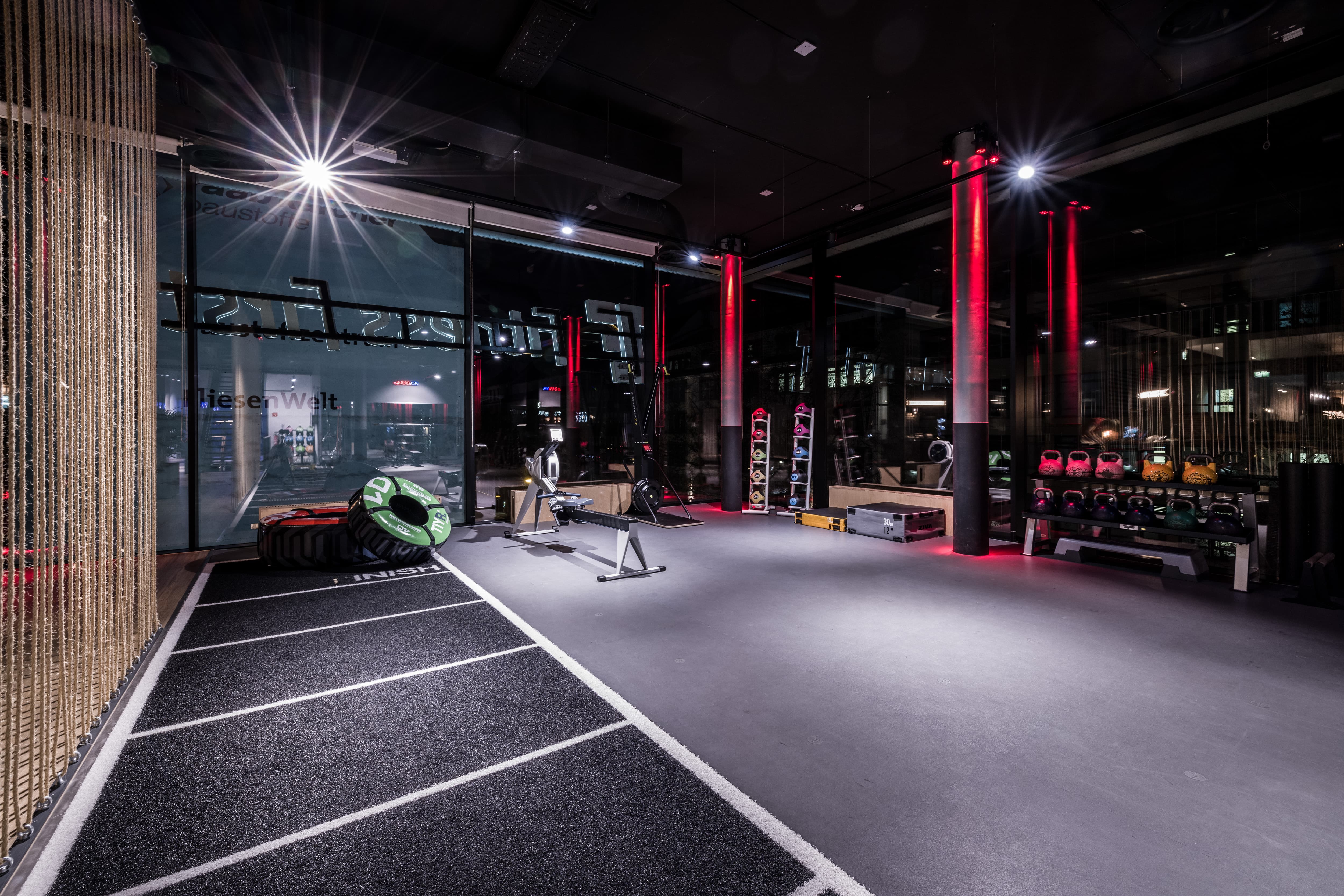 Fitness First Frankfurt Ostend - freestyle Area