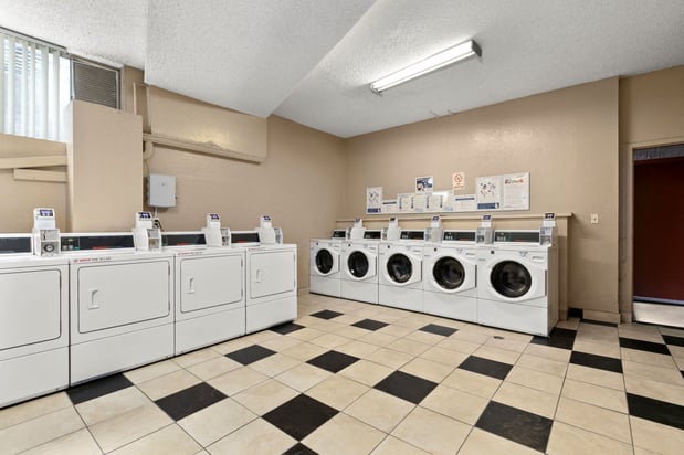 Images Topanga Canyon Apartments