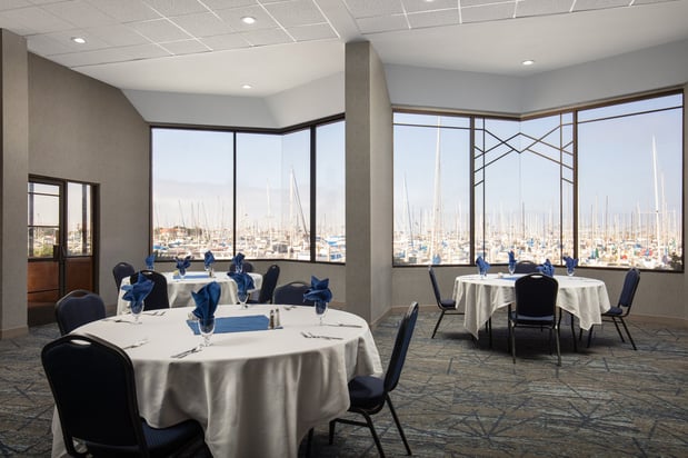 Images Holiday Inn Express & Suites Ventura Harbor by IHG