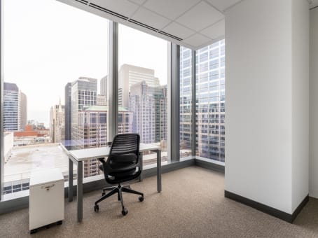 Image 5 | Signature by Regus - Chicago – 110 North Wacker Drive
