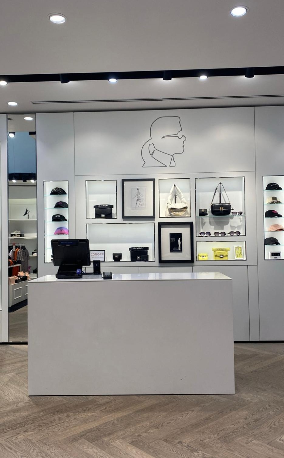 Foto's KARL LAGERFELD Outlet