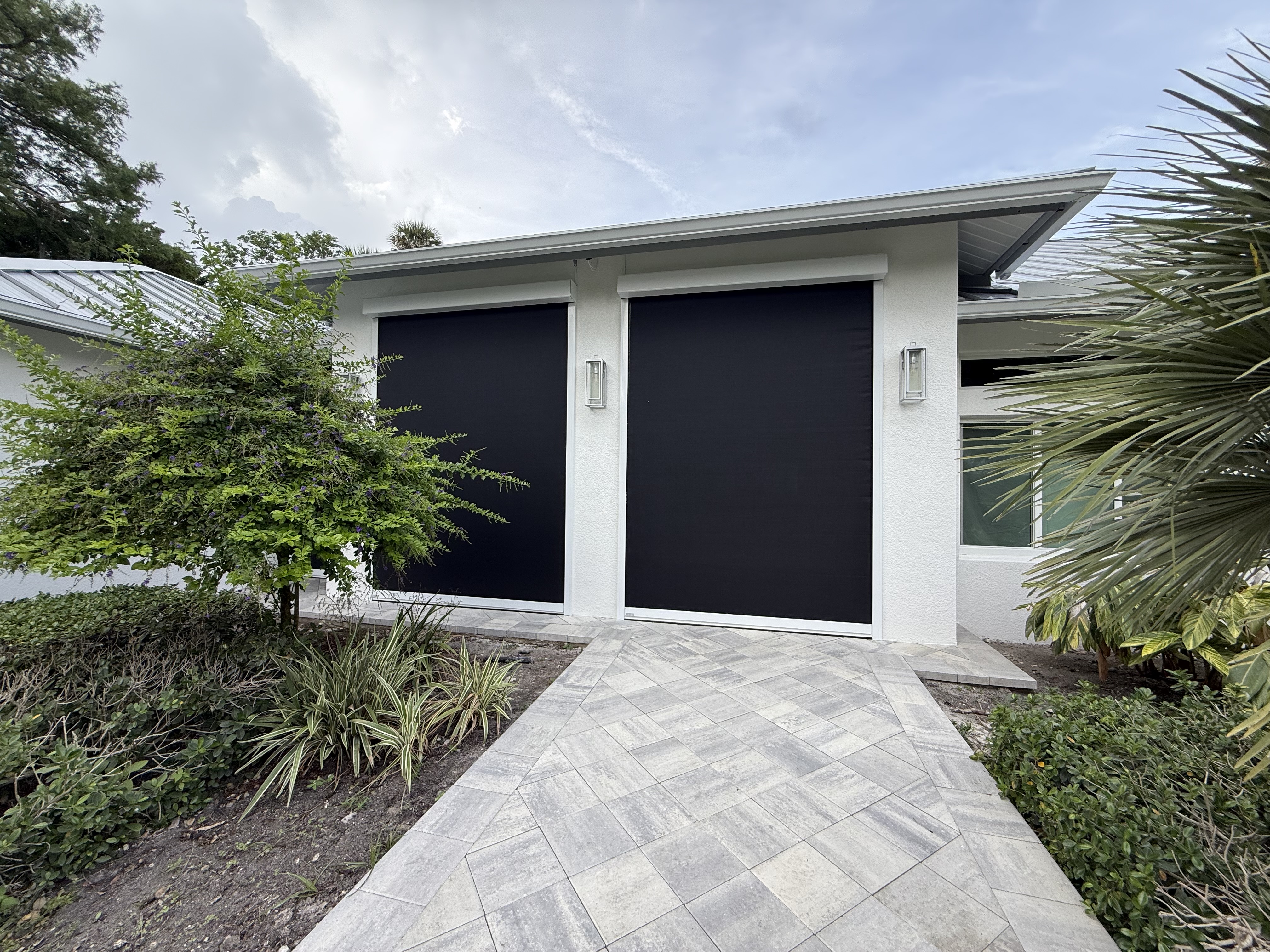 Front Entry Motorized Screens