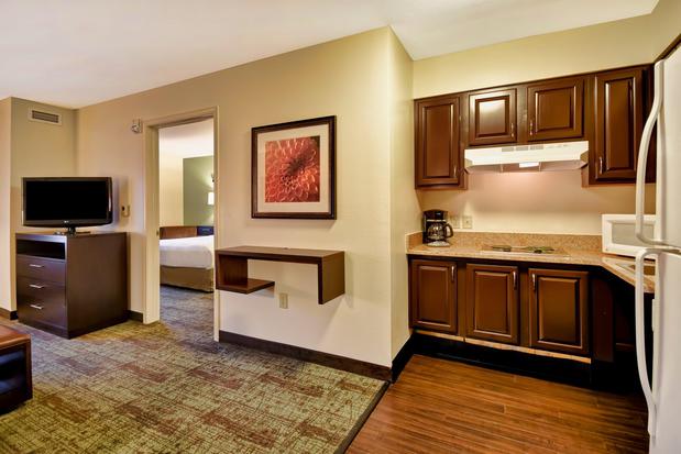 Images Staybridge Suites Middleton/Madison-West by IHG