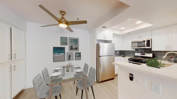 Images Sendero Huntington Beach