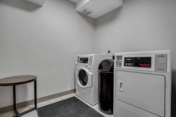 Images Holiday Inn Express & Suites Portland-Jantzen Beach by IHG