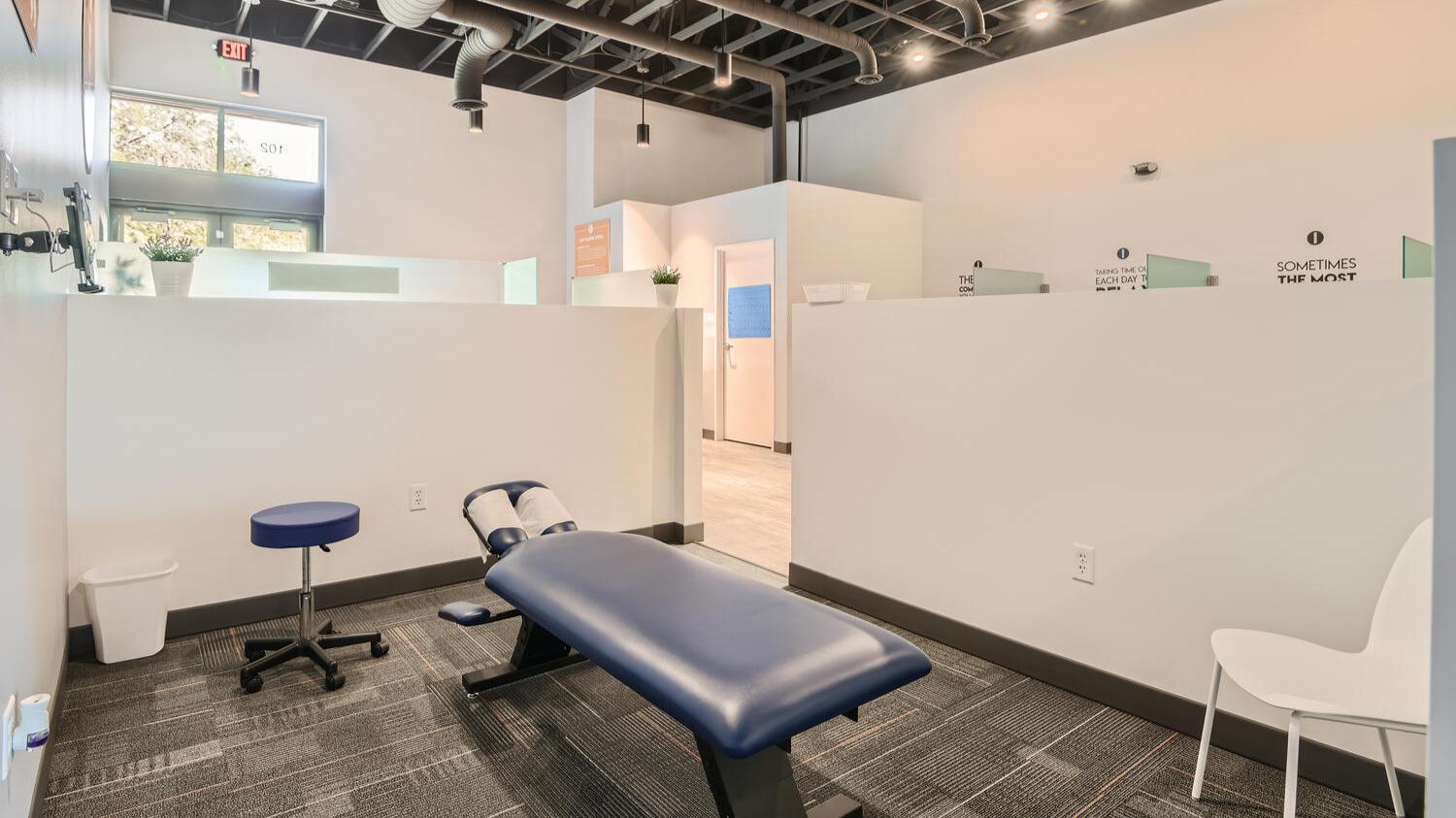 NuSpine Chiropractic provides convenient retail locations, evening and weekend hours, 15-minute visits, and online payments and check-ins.