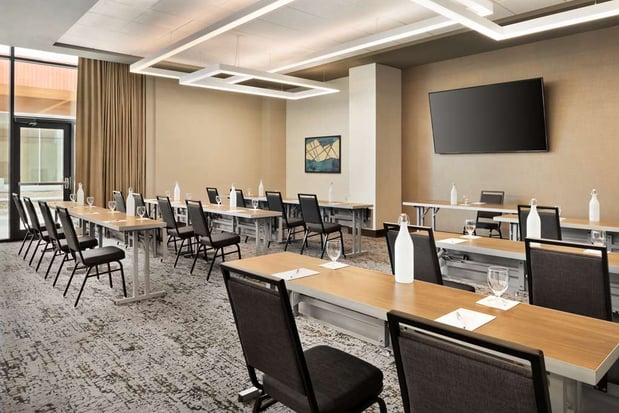 Images Hilton Garden Inn Milwaukee Brookfield Conference Center