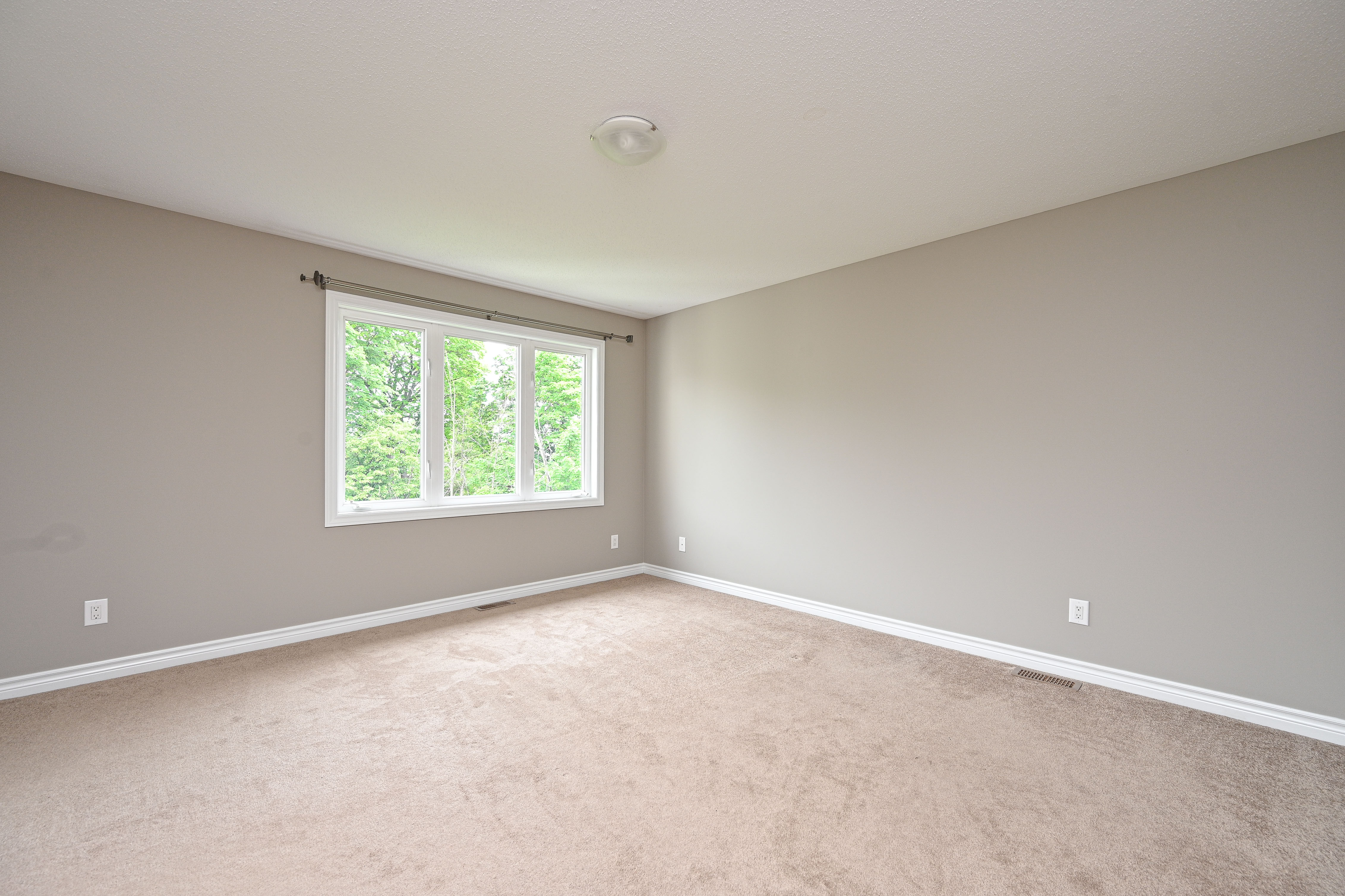 Images Leif Olson - Ottawa Real Estate Agent - Hamre Team RE/MAX Affiliates