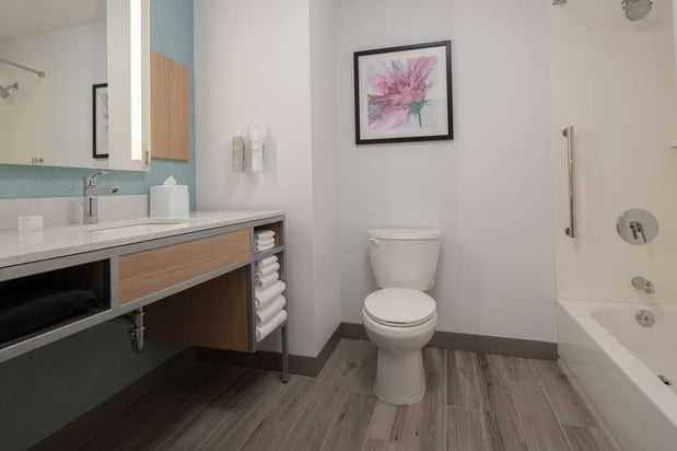 Images Hilton Garden Inn Tacoma Downtown