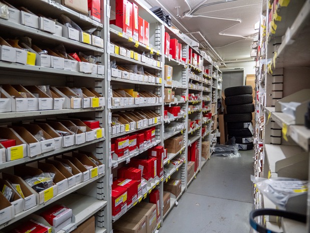 Images Luther Kia of Bloomington