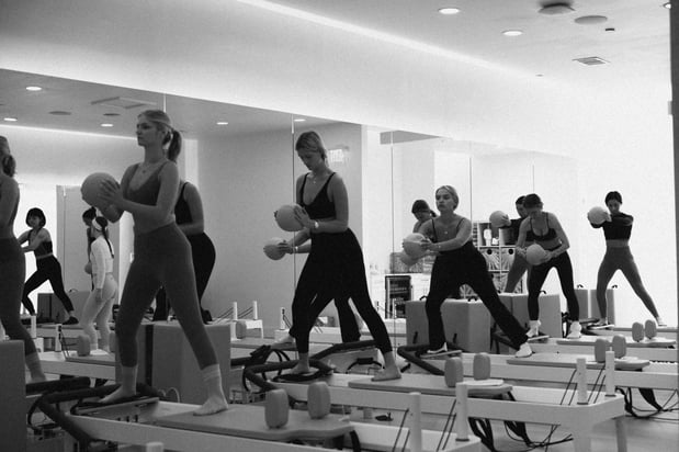 Images Glow Pilates Reformer