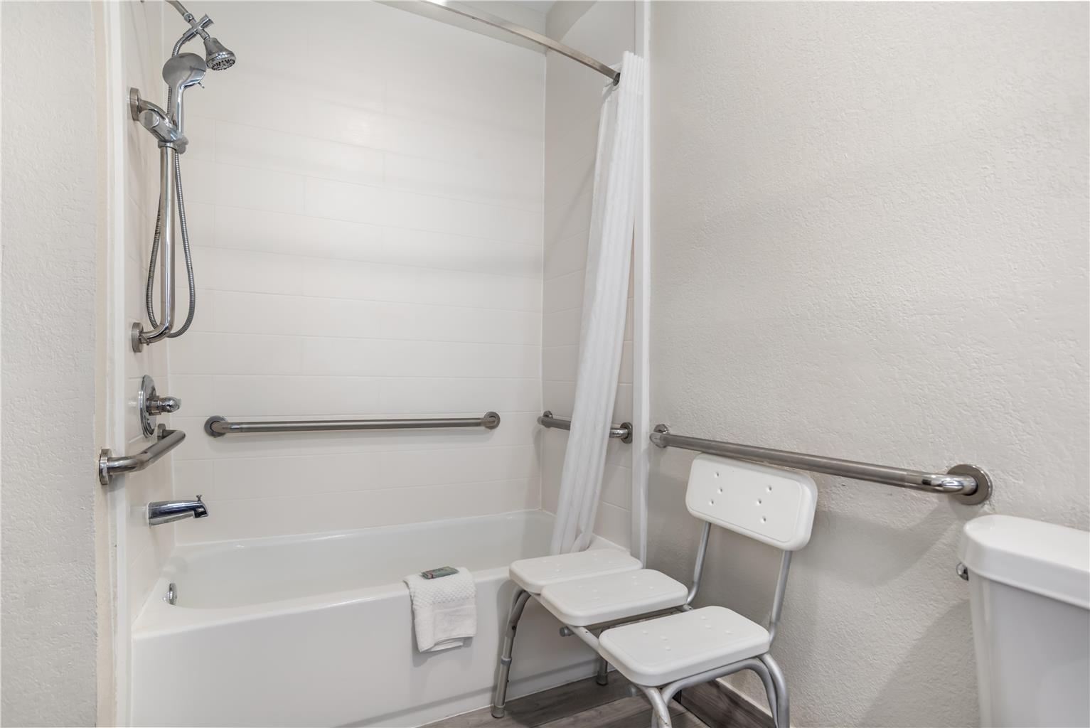 ADA Standard King - Bathroom
