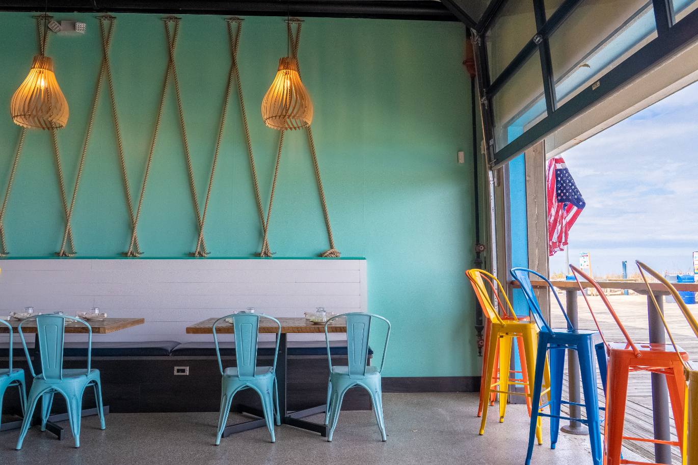 The Dunes Rehoboth Beach offers a relaxed, convenient stay near the Delaware beaches, with easy access to Rehoboth Beach, Dewey Beach, the boardwalk, restaurants, shopping, and coastal attractions.