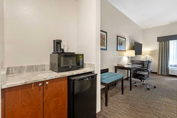 Images Best Western Magnolia Inn and Suites