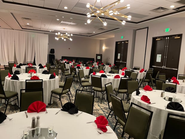 Images Holiday Inn & Suites Chicago Northwest - Elgin by IHG