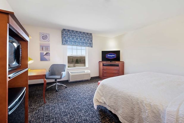 Images Hampton Inn & Suites Rockland