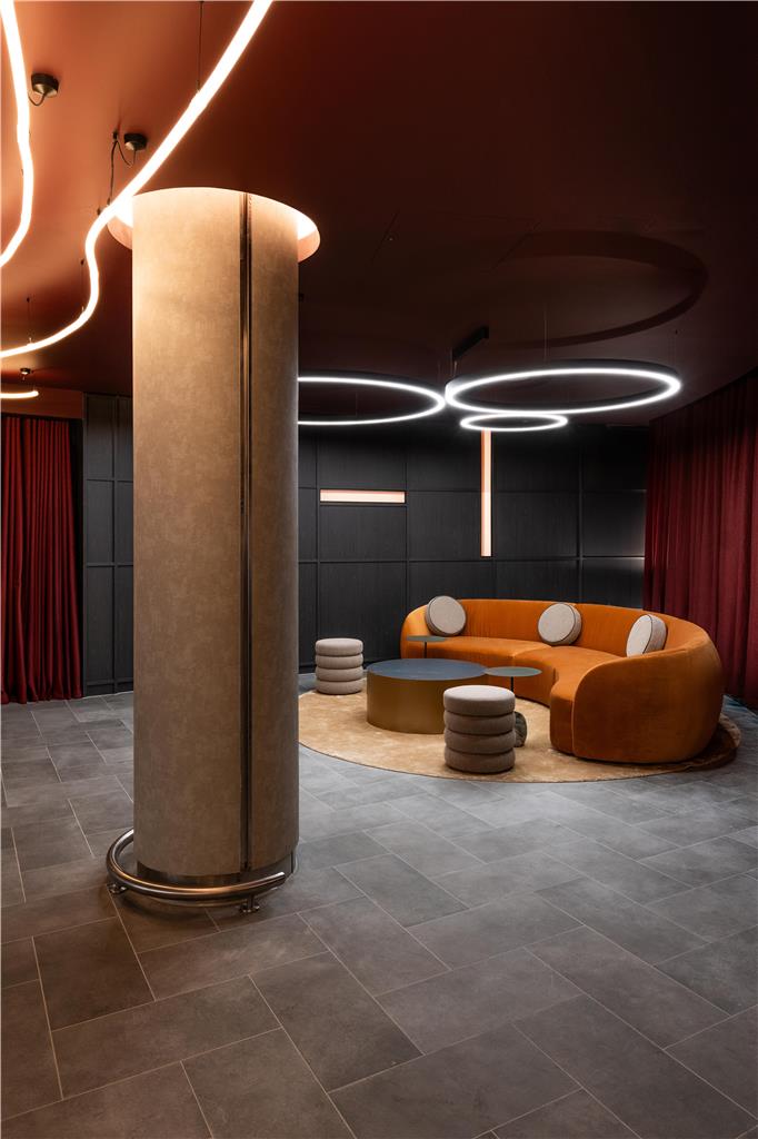 Relaxed break out space or VIP area - you decide