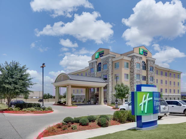 Images Holiday Inn Express & Suites San Antonio - Brooks City Base by IHG