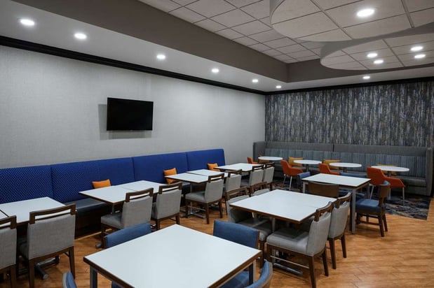 Images Hampton Inn Evansville Airport