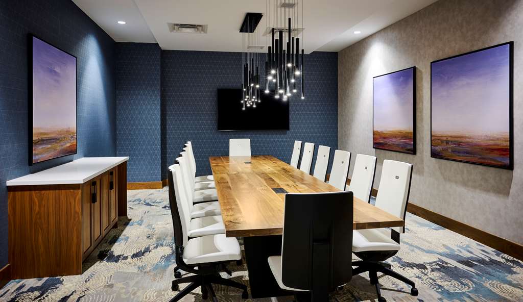 Meeting Room DoubleTree by Hilton Windsor Hotel & Suites Windsor (519)977-9777