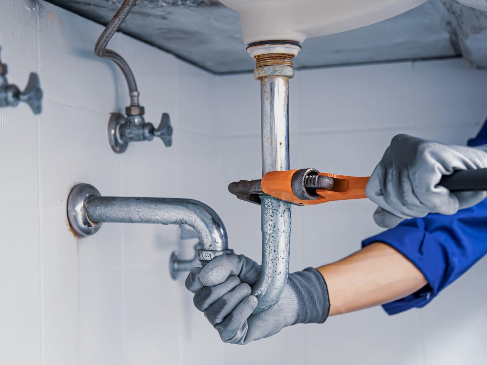 Larson Plumbing and Heating Logo