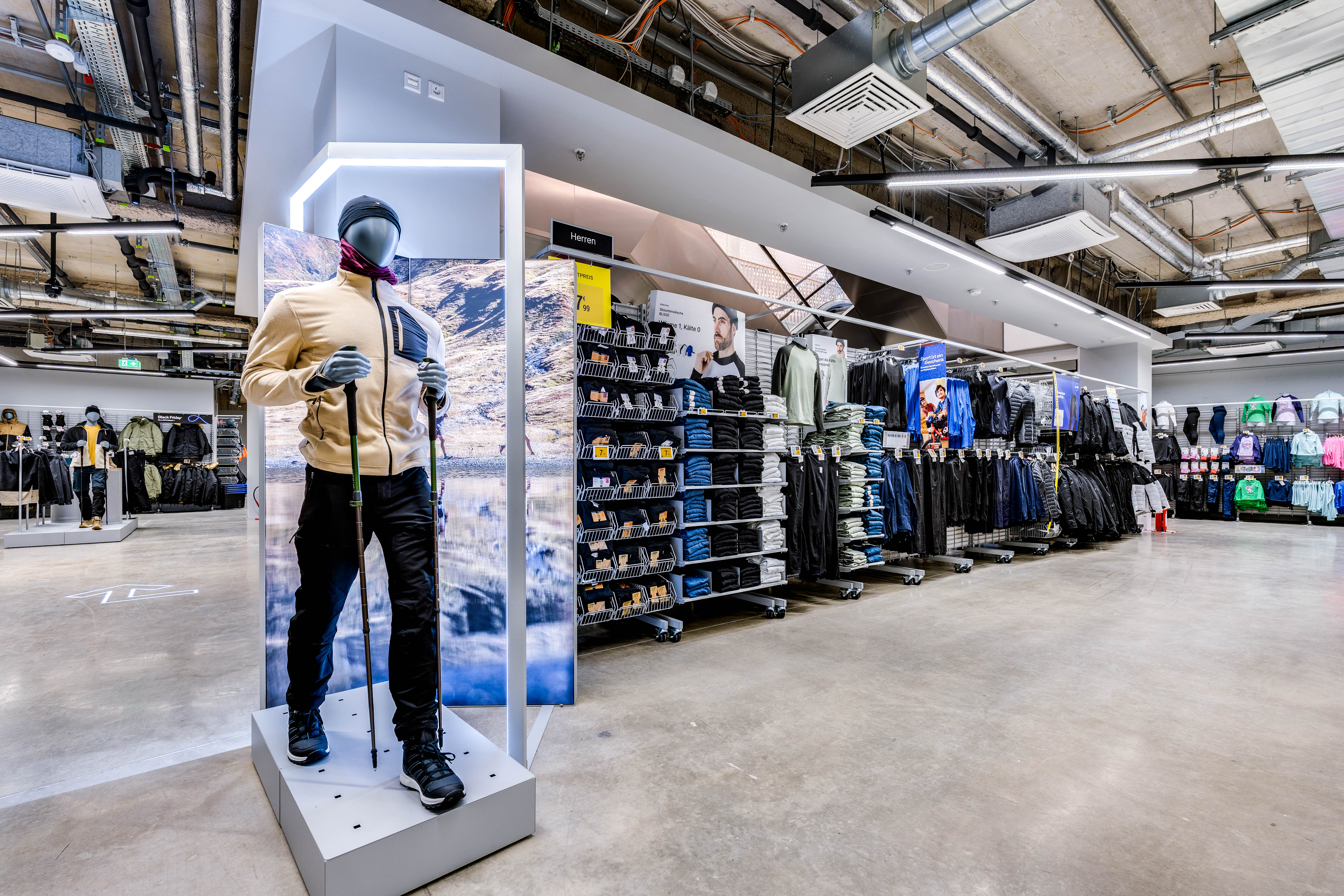 Bilder DECATHLON Nürnberg im WÖHRL