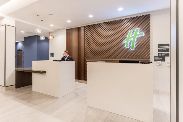 Images Holiday Inn & Suites Cedar Falls-Waterloo Event Ctr by IHG