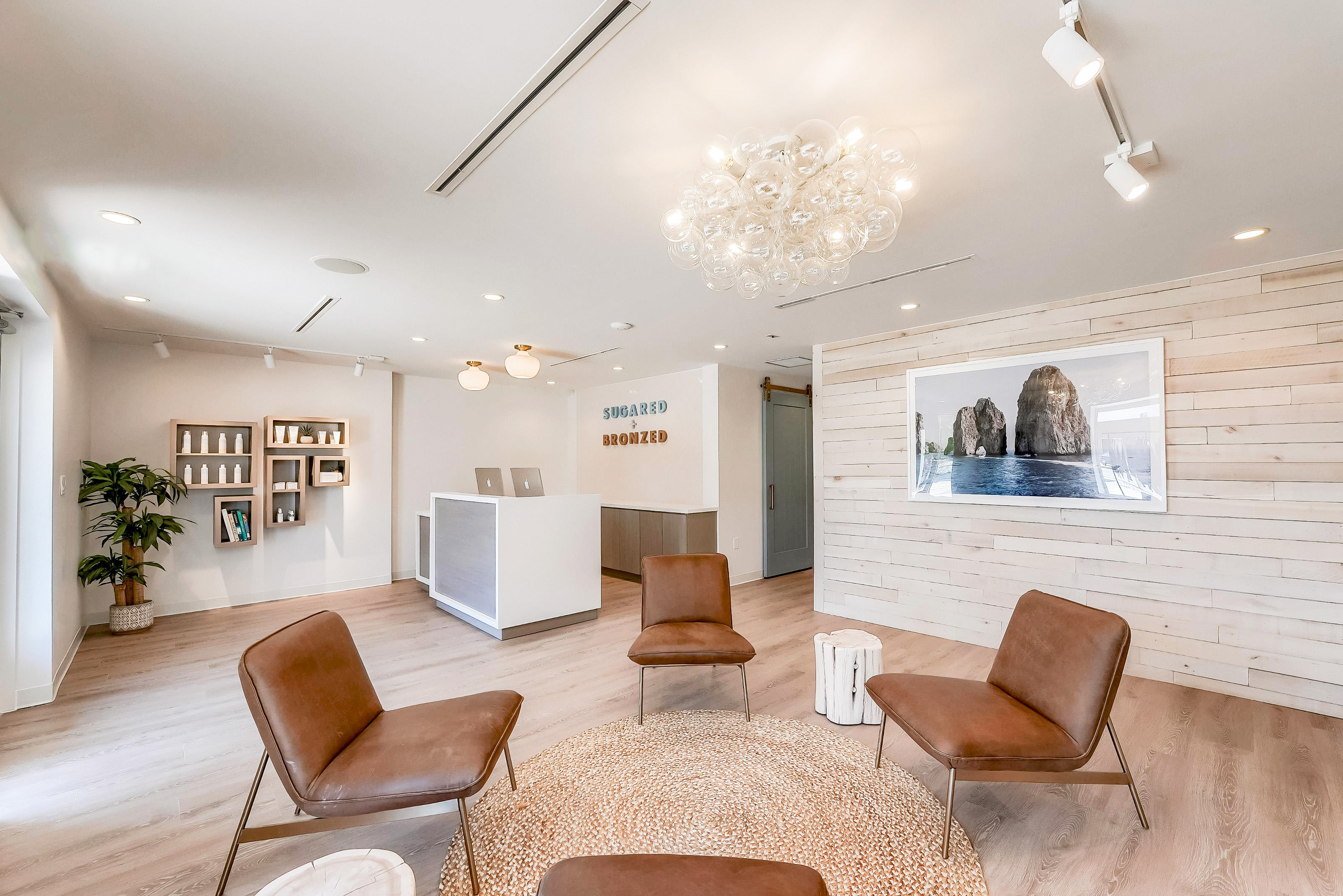SUGARED + BRONZED Highland Park lobby
