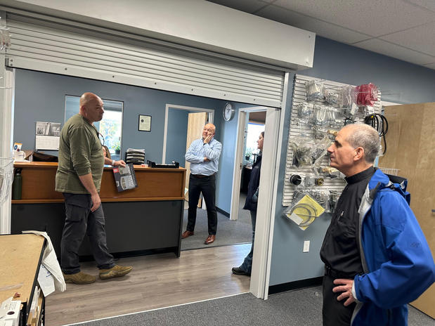 Images Raynor Door Authority of New England