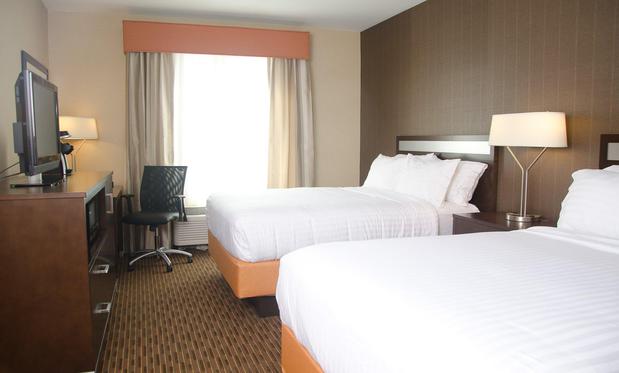 Images Holiday Inn Express & Suites Watertown-Thousand Islands, an IHG Hotel