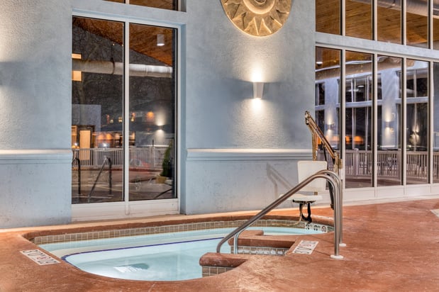 Images Holiday Inn Express & Suites Green Bay East by IHG