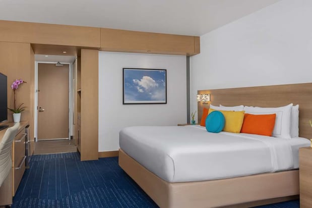 Images The Art Hotel Denver, Curio Collection by Hilton