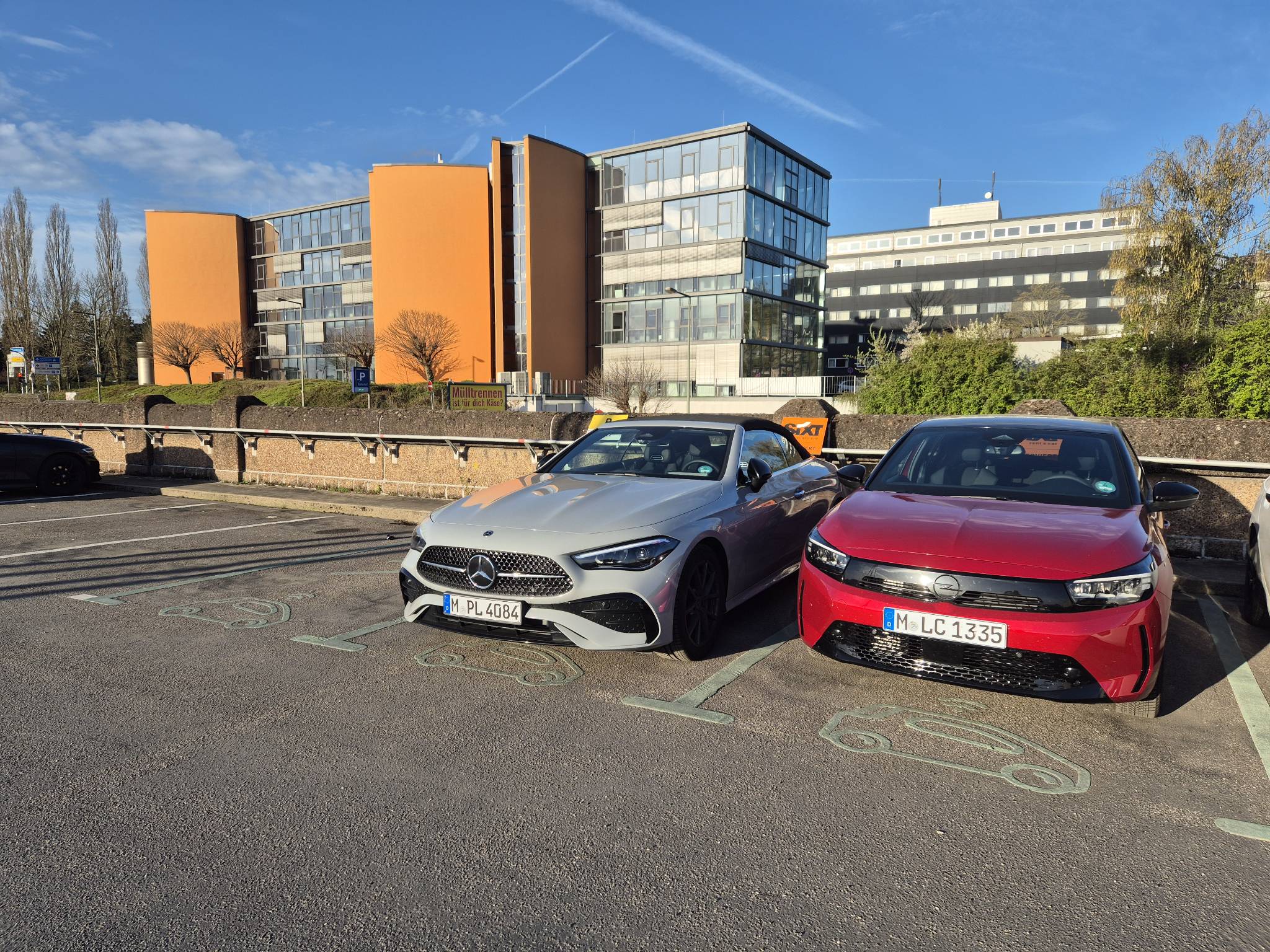 SIXT Autovermietung Kassel-Wilhelmshoehe Bahnhof, Willy-Brandt-Platz 1 in Kassel