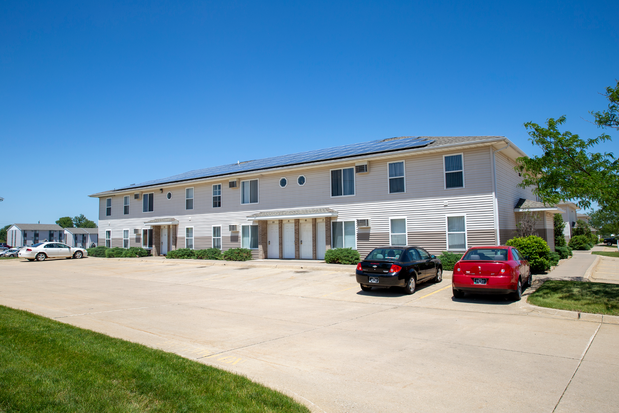 Images Campus View and Kirkwood Court