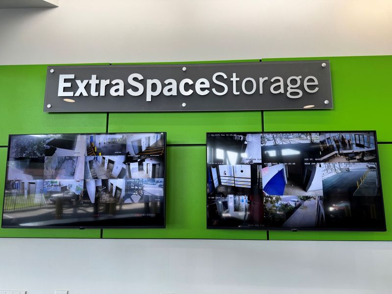 Images Extra Space Storage